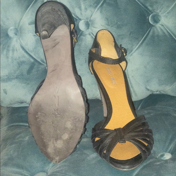 NA NA Black Peep Toe Sandal - Picture 2 of 3